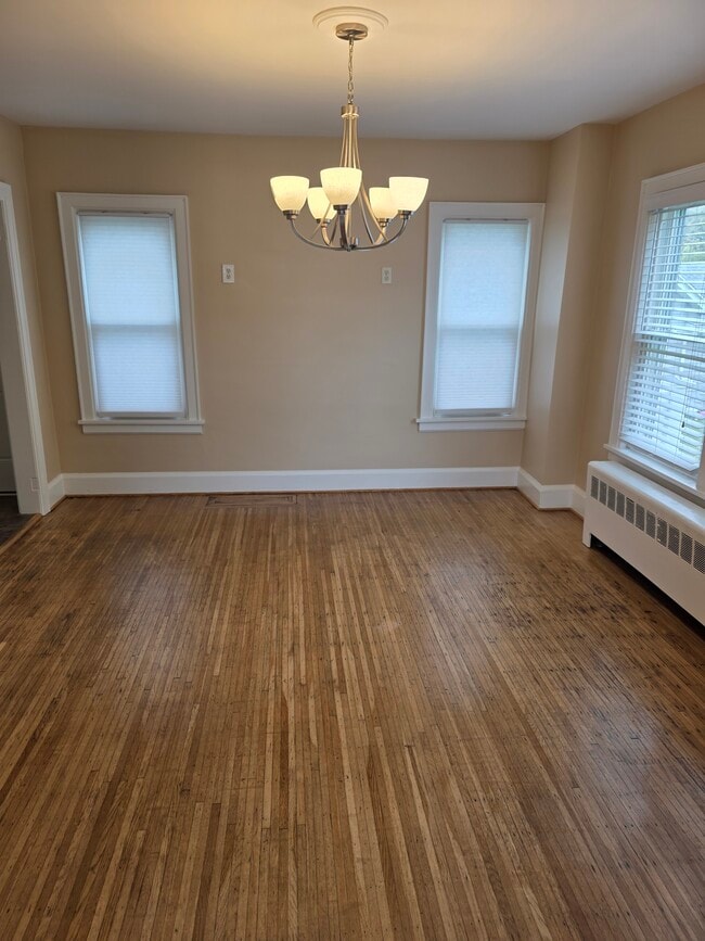Building Photo - 457 Crossfield Rd