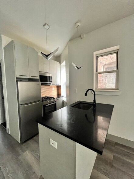 181 Baldwin Ave 2R - 175 Baldwin Ave