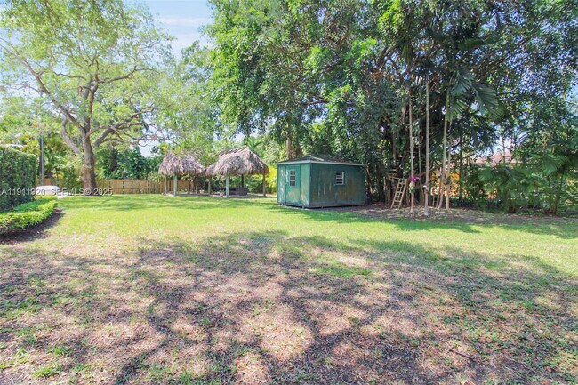 Building Photo - 6900 SW 104th St