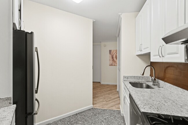 Building Photo - 7004 JFK Blvd E