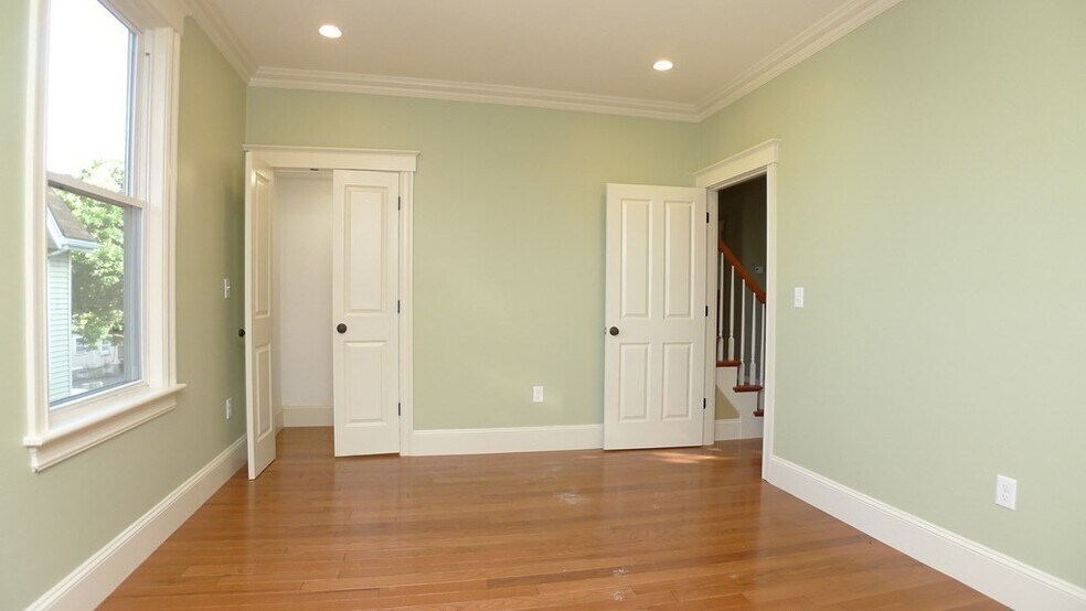 Building Photo - 12 Savin Hill Ave