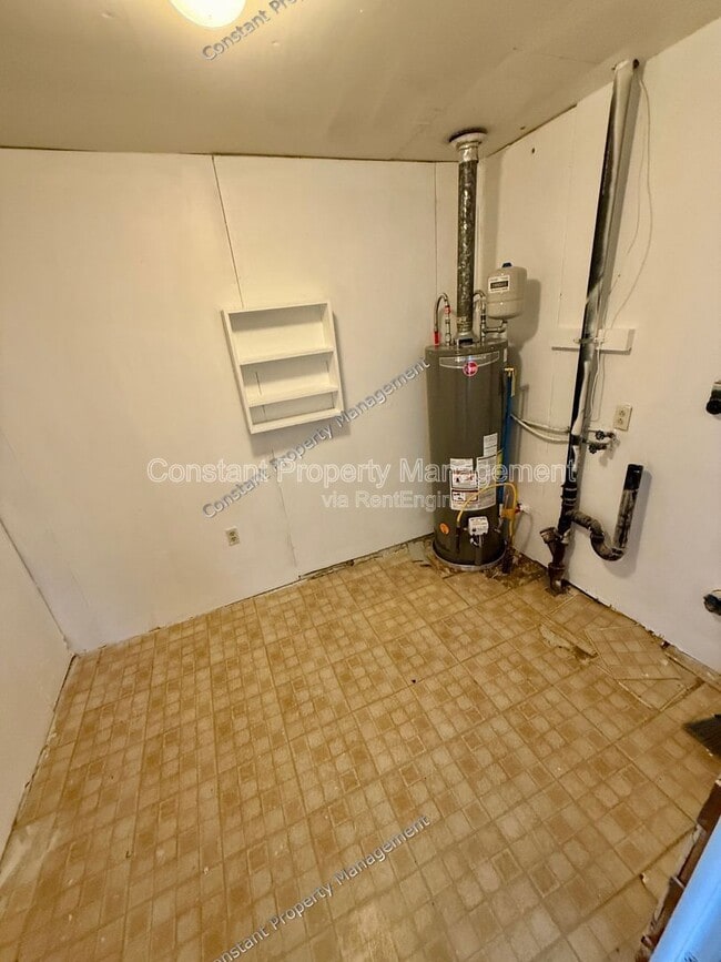 Building Photo - 3343 Ohara Dr S