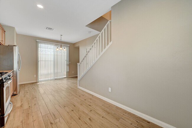 Building Photo - 10420 September Flower St