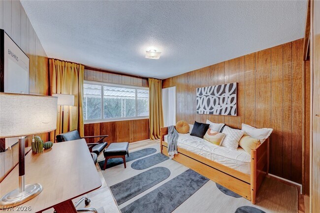 Building Photo - 1245 S 15th St