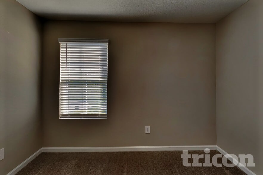 Building Photo - 56 Raphael Ln