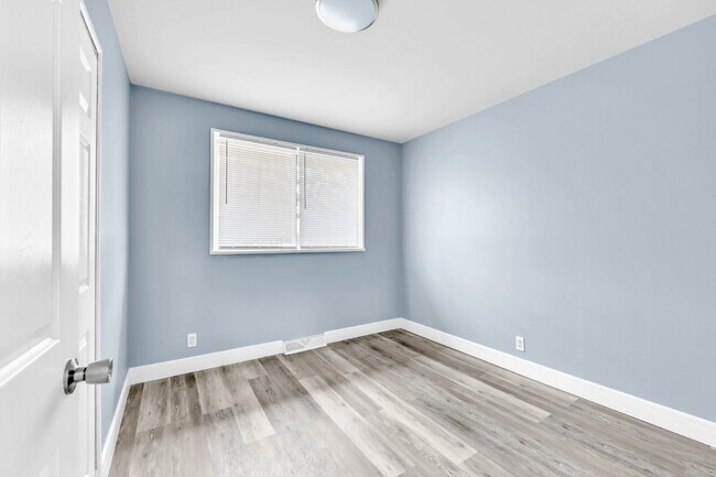 Building Photo - ???? Fully Renovated 3 Bedroom Home in a Convenient Clarksville Location!