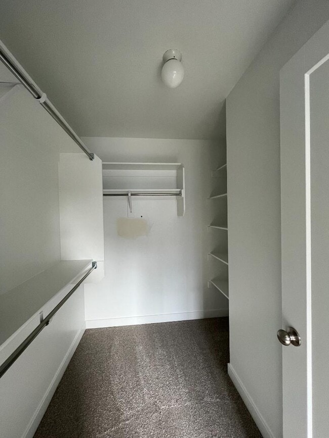 Building Photo - 983 W 420 S