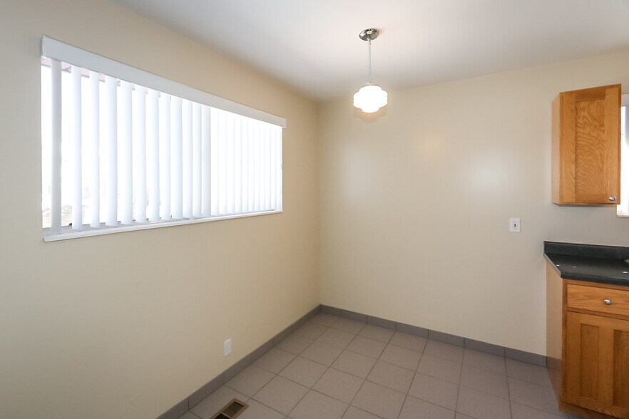 Building Photo - 1866 S 1000 E