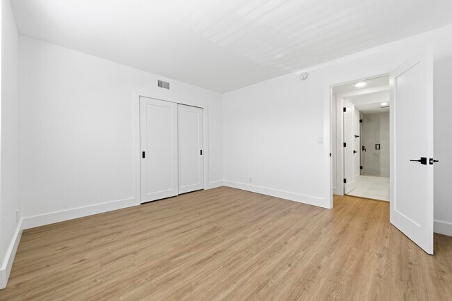 Building Photo - 1601 S Flagler Dr