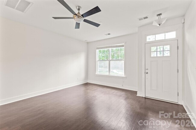 Building Photo - 2564 Tranquil Oak Pl