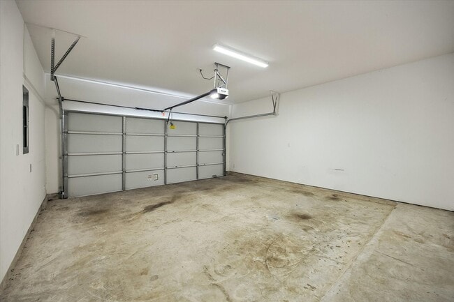 Building Photo - 1117 Highland Square Ln