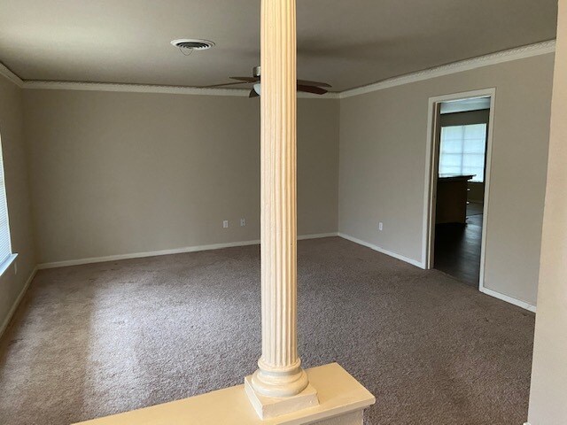 large living room - 232 Bellvue dr