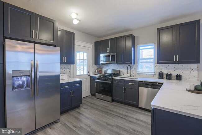 Building Photo - 3803 Cedardale Rd