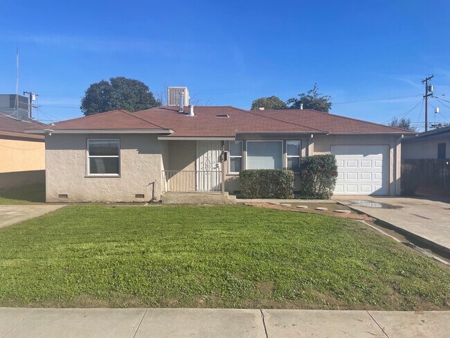 Building Photo - Available Soon!