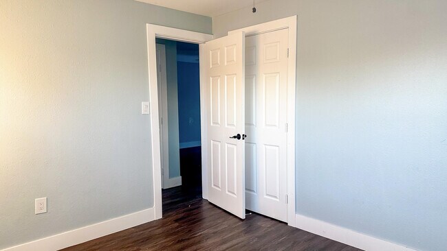 Building Photo - 713 N 23rd St