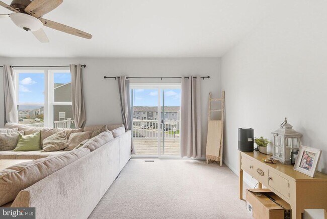 Building Photo - 66 National St