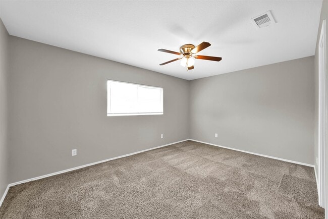 Building Photo - 2214 Shady Tree Ln