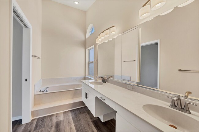 Building Photo - 4998 Tamarack Trail