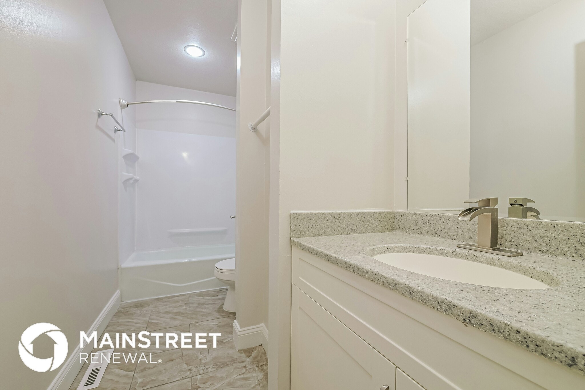 Building Photo - 838 E 125th Terrace