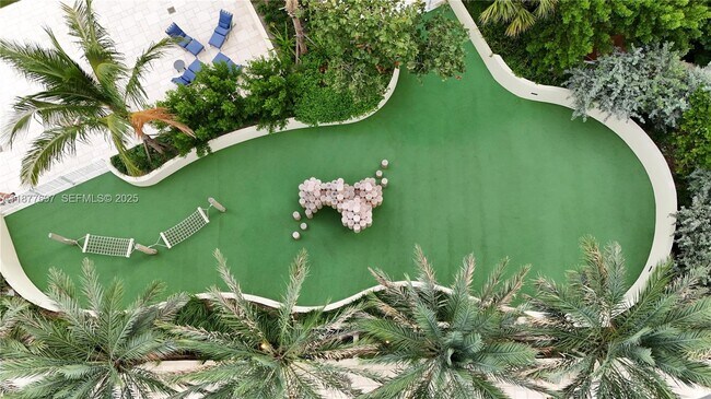 Building Photo - 300 South Pointe Dr