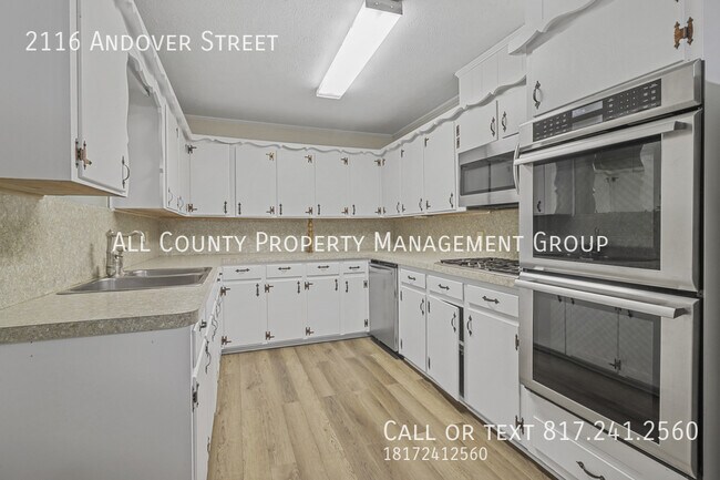 Building Photo - 2116 Andover St