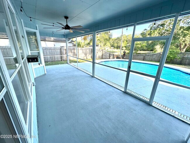 Building Photo - 836 Brookstone Ct