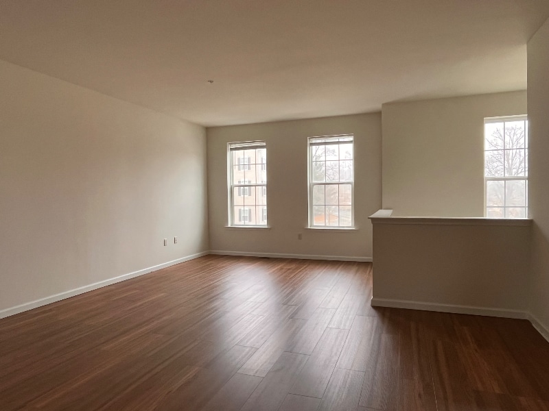 Building Photo - 2304 Sunny Hill Cir