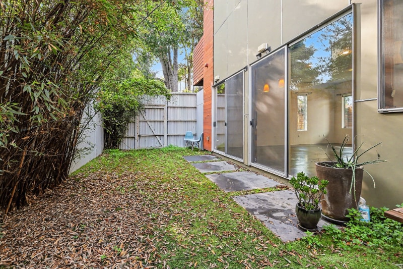 Building Photo - 3425 Louise St