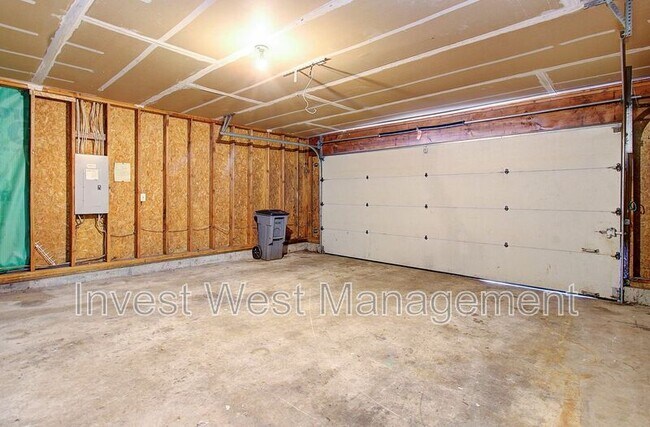 Building Photo - 14411 SE 7th St