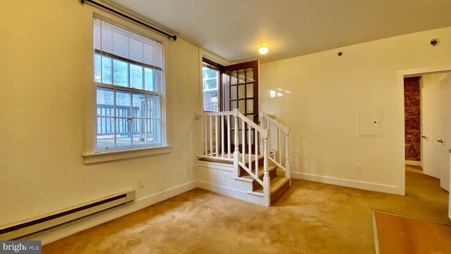 Primary Photo - 330 S Juniper St