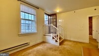 Building Photo - 330 S Juniper St