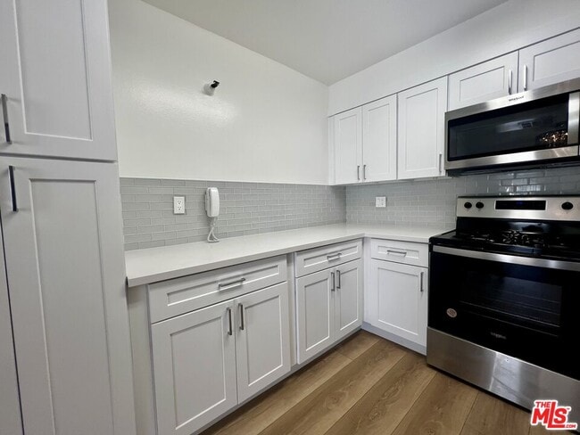 Building Photo - 10390 Wilshire Blvd