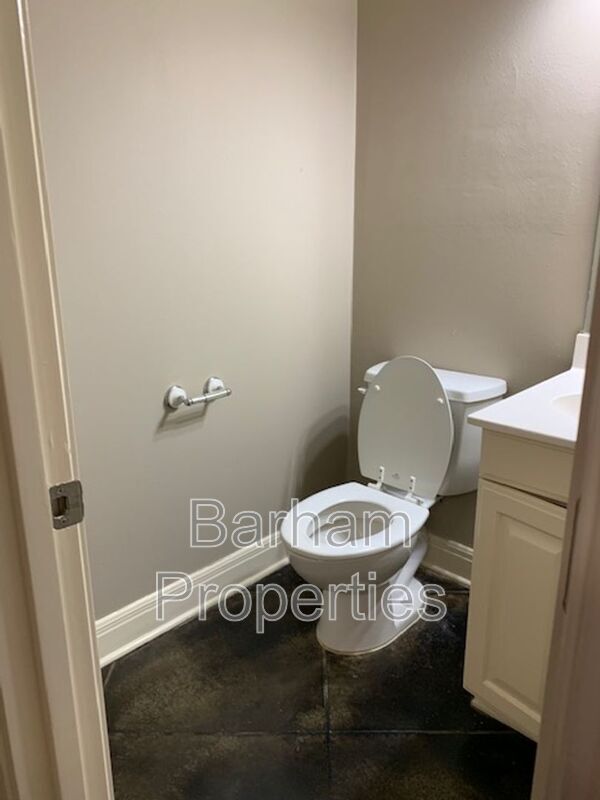Building Photo - 2111 Raguet St