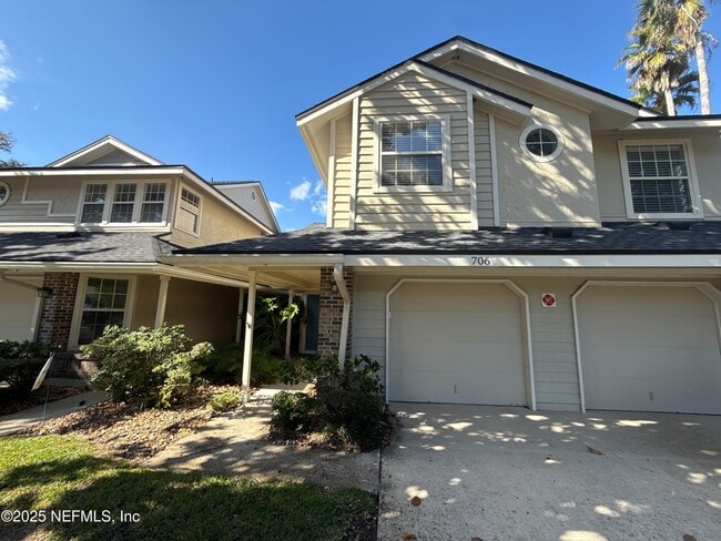 Building Photo - 706 Tournament Rd