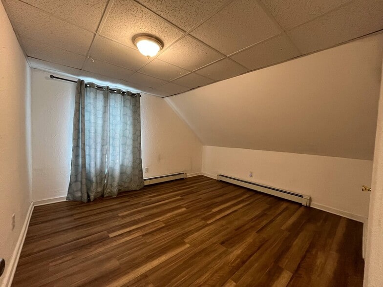 Bedroom 2 - 658 Central Ave