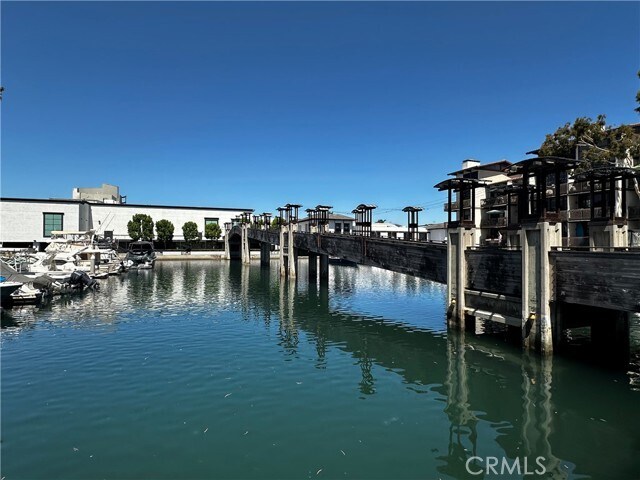 Building Photo - 7212 Marina Pacifica Dr N
