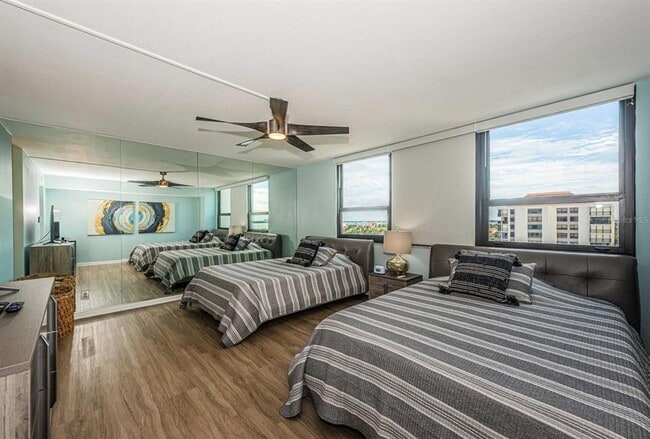 Building Photo - 6291 Bahia Del Mar Cir N