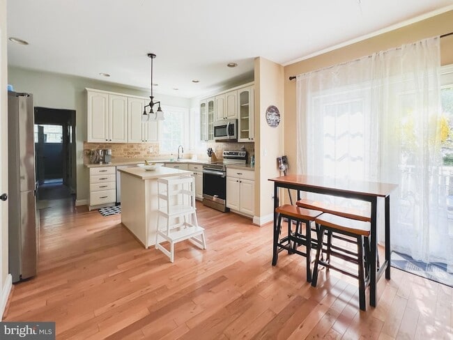 Building Photo - 41855 Meynard Ct