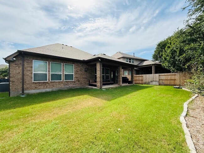 Building Photo - 325 Navigator Dr
