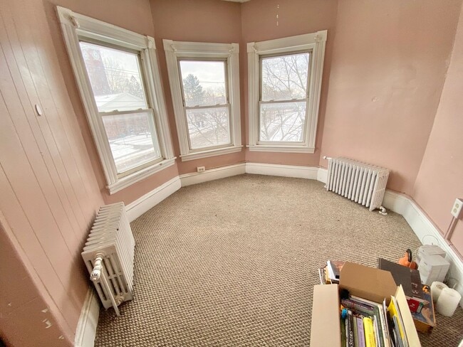 Building Photo - 34 Colchester Ave