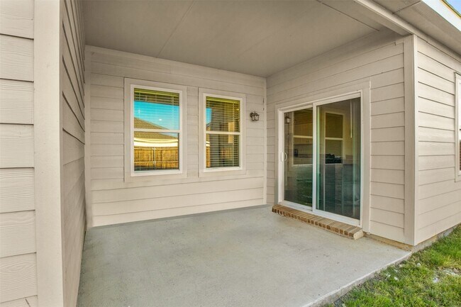 Building Photo - 10357 Rosegreen Ln