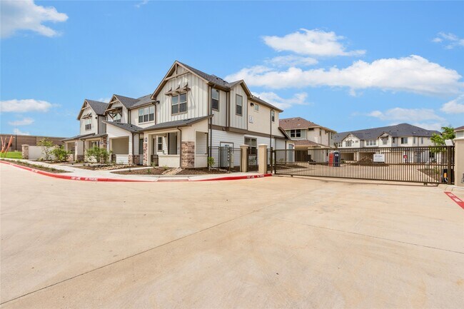Primary Photo - 5900 U.S. 287 Frontage Rd