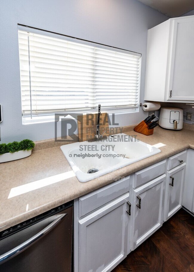 Building Photo - 2214 Cowhand Pl