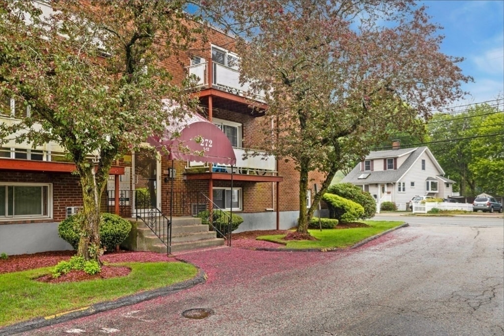 Building Photo - 273 Albion St
