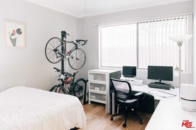 Building Photo - 497 E California Blvd