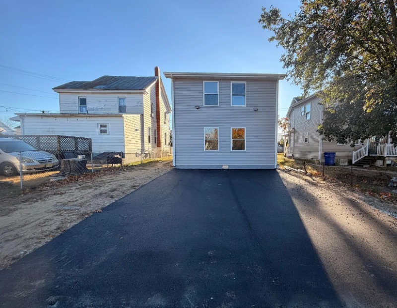 Building Photo - 404 Sharp St