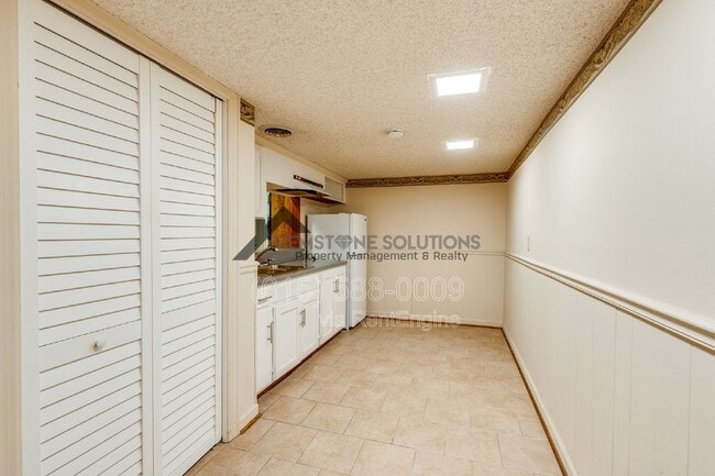 Building Photo - 1227 Carl Seyfert Memorial Dr