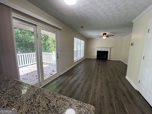 Building Photo - 4800 Streamside Dr