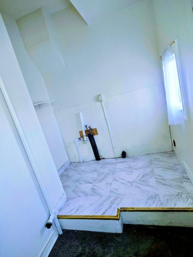 Building Photo - 625 Greenleaf St