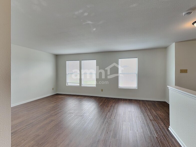 Building Photo - 524 Bridgewater Dr